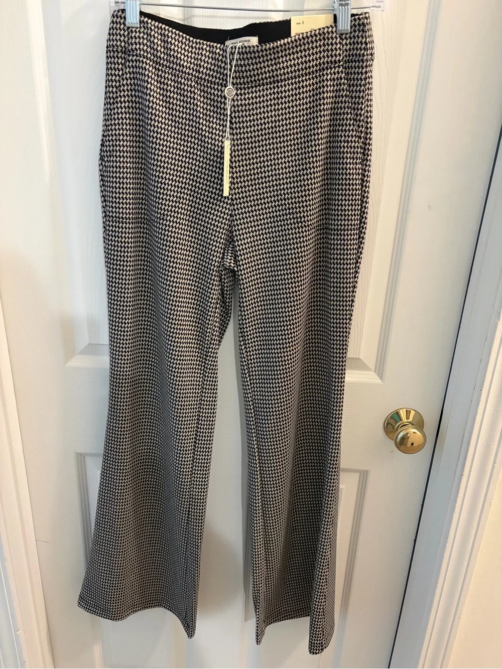 Max Studio Black & Cream Houndstooth TwoPiece with Bootcut Pants